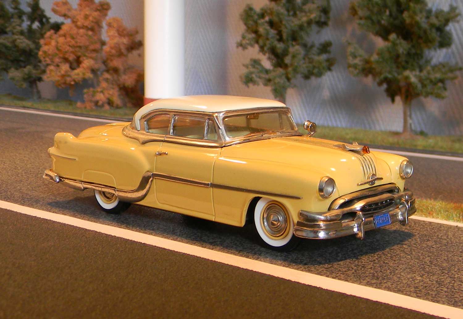 VOITURE AMERICAINE PONTIAC BONNEVILLE 1957 BLEUE 1//43°